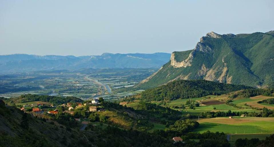 Chambre D'Hotes La Citadelle Lardier-et-Valenca Bagian luar foto